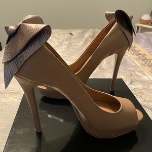 Nude Peep Toe Bow Heels